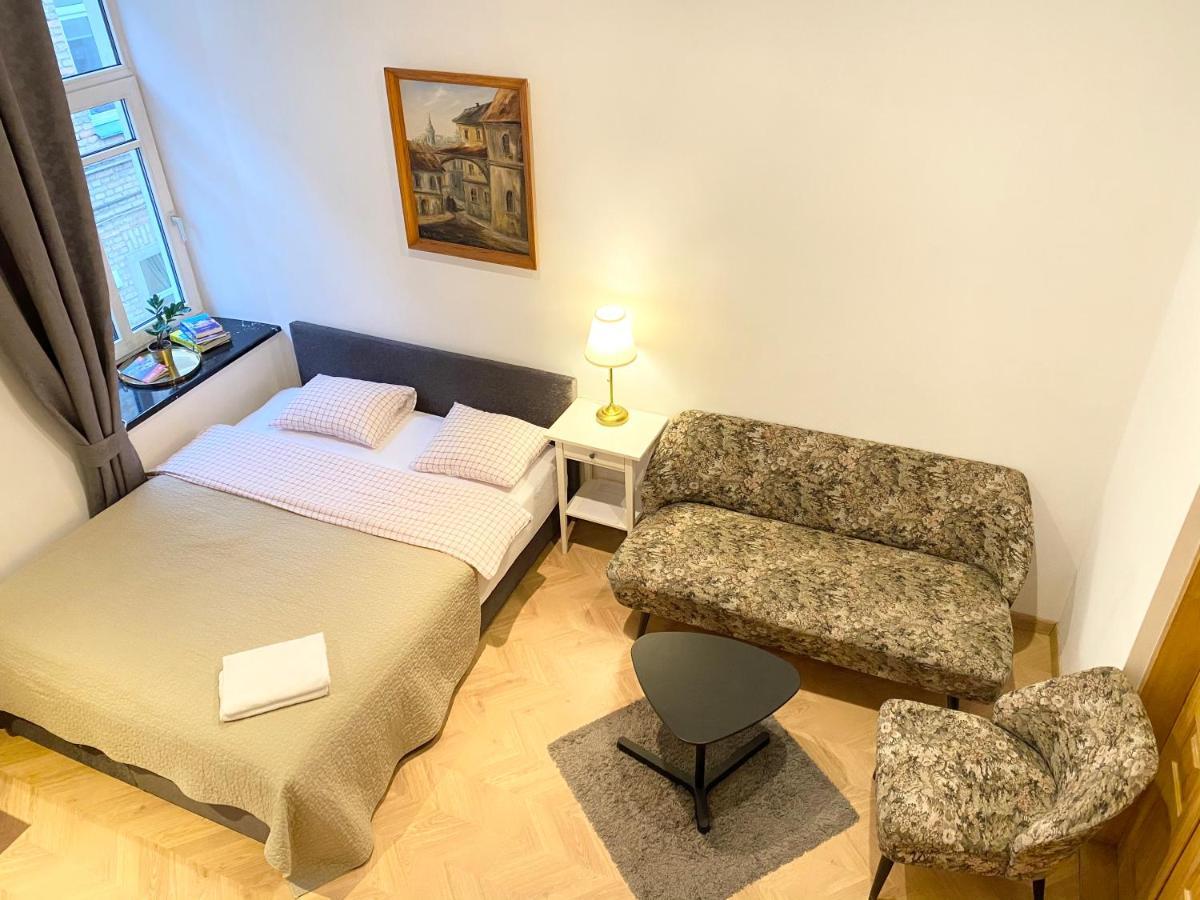 Centro Apartment Near Gedimas Avenue Vilnius Luaran gambar