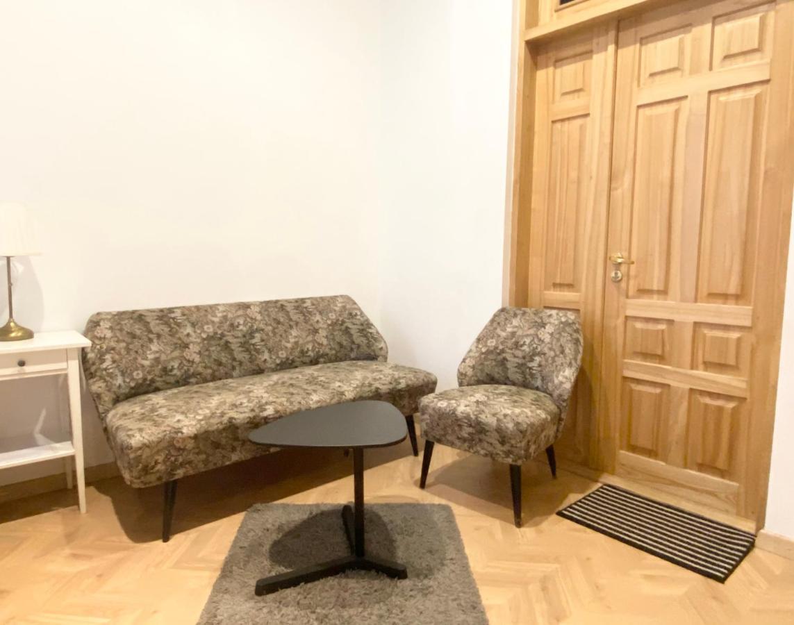 Centro Apartment Near Gedimas Avenue Vilnius Luaran gambar